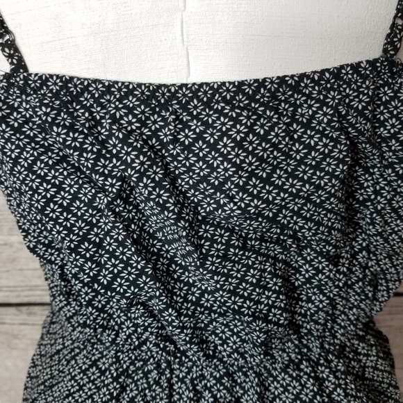 Old Navy Women Black Casual Dress S.Pit to pit approx:  16 inches Right shoul - Picture 6 of 7